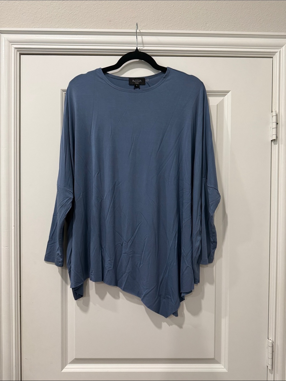 Aleeza Paris Slate Blue Long Sleeve Relaxed Asymmetric Blouse Size Large NWT - Picture 3 of 8